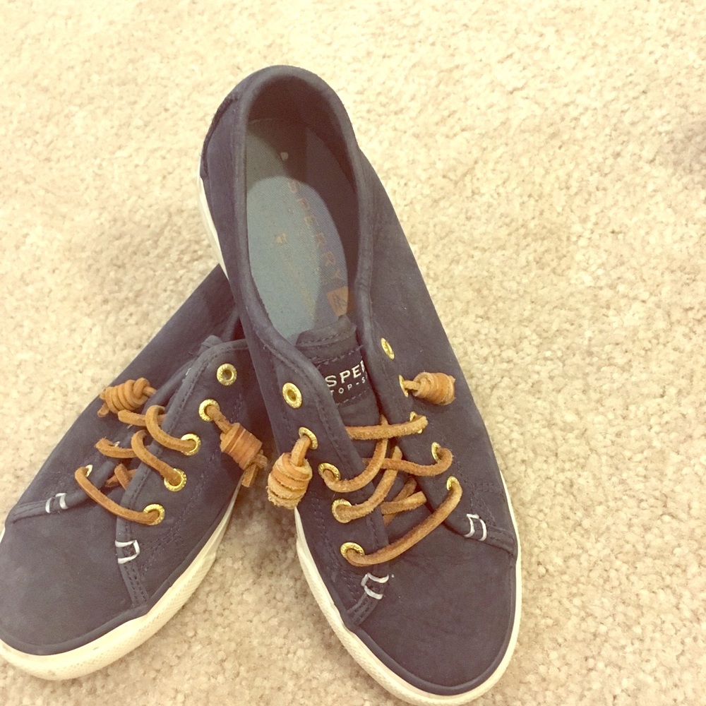 Sperry boat leather shoes
